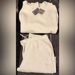 Puma Men's White Hoodie Sweater and Pants set. Purchased separately.